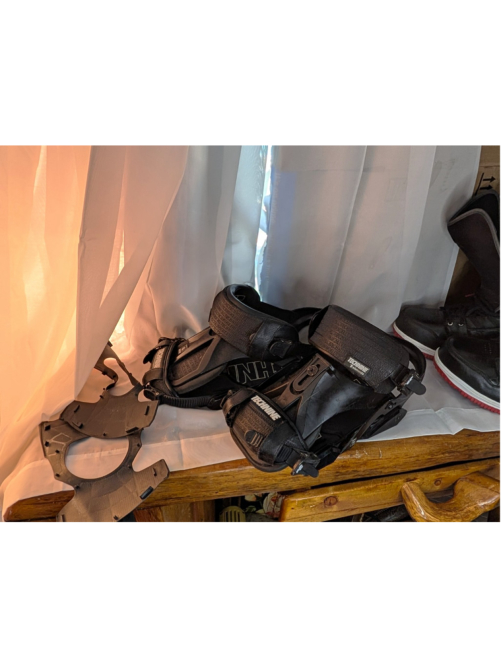 Technine Elements Snowboard Bindings Blk Pair T9 w/Mounting Discs No Screws, toe